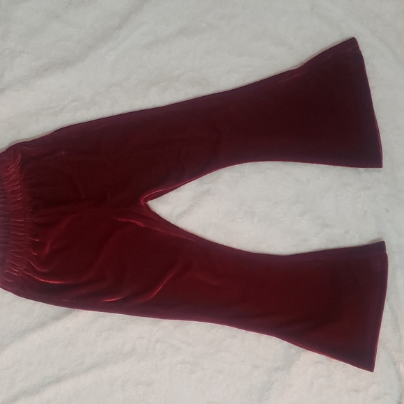 2pc bundle w/ snowflake top& velvet flare leggings - Picture 5 of 6